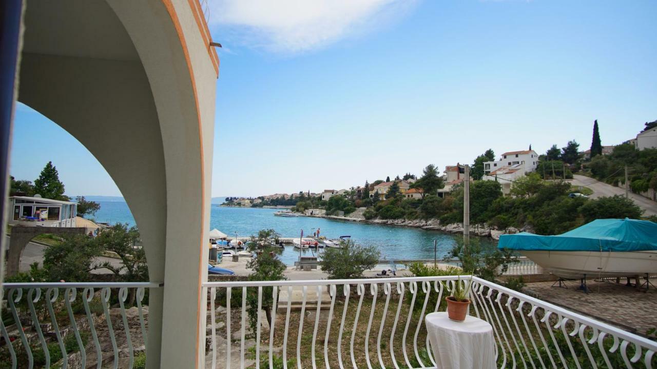 Apartmani Laura Trogir Exterior photo