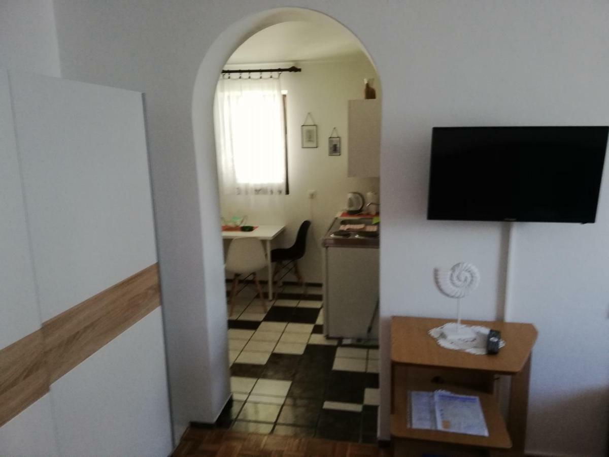 Apartmani Laura Trogir Exterior photo